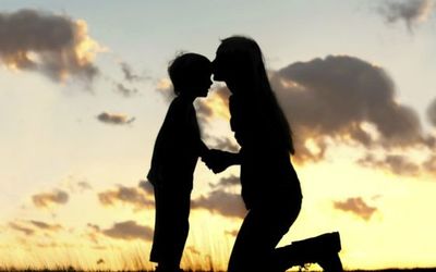 Mãe com foto mais curtida nas mídias sociais ganha ensaio fotográfico